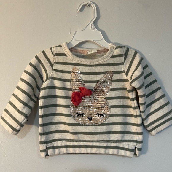 H&M GORGEOUS 6-9‎ MONTHS LONG SLEEVE SWEATSHIRT - Picture 1 of 3